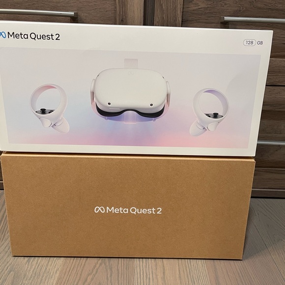 Gently pre owned Metta Quest 2 128 GB with xtra memory - Picture 7 of 8